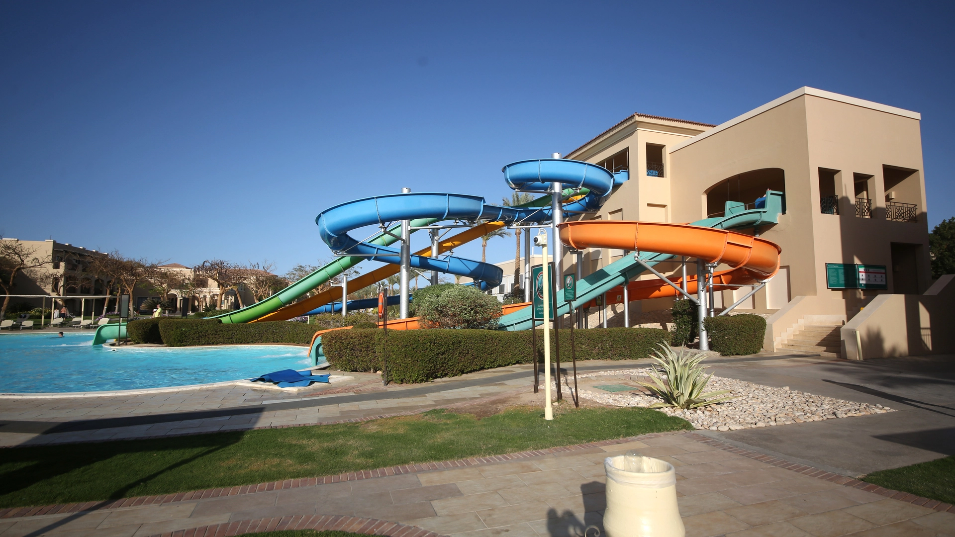 Jaz Aquamarine Hotel